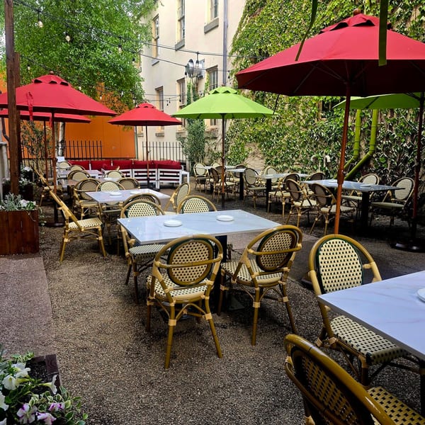 Serafini's courtyard dining area